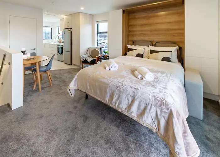 Luxurious Studio Prime Location City Centre